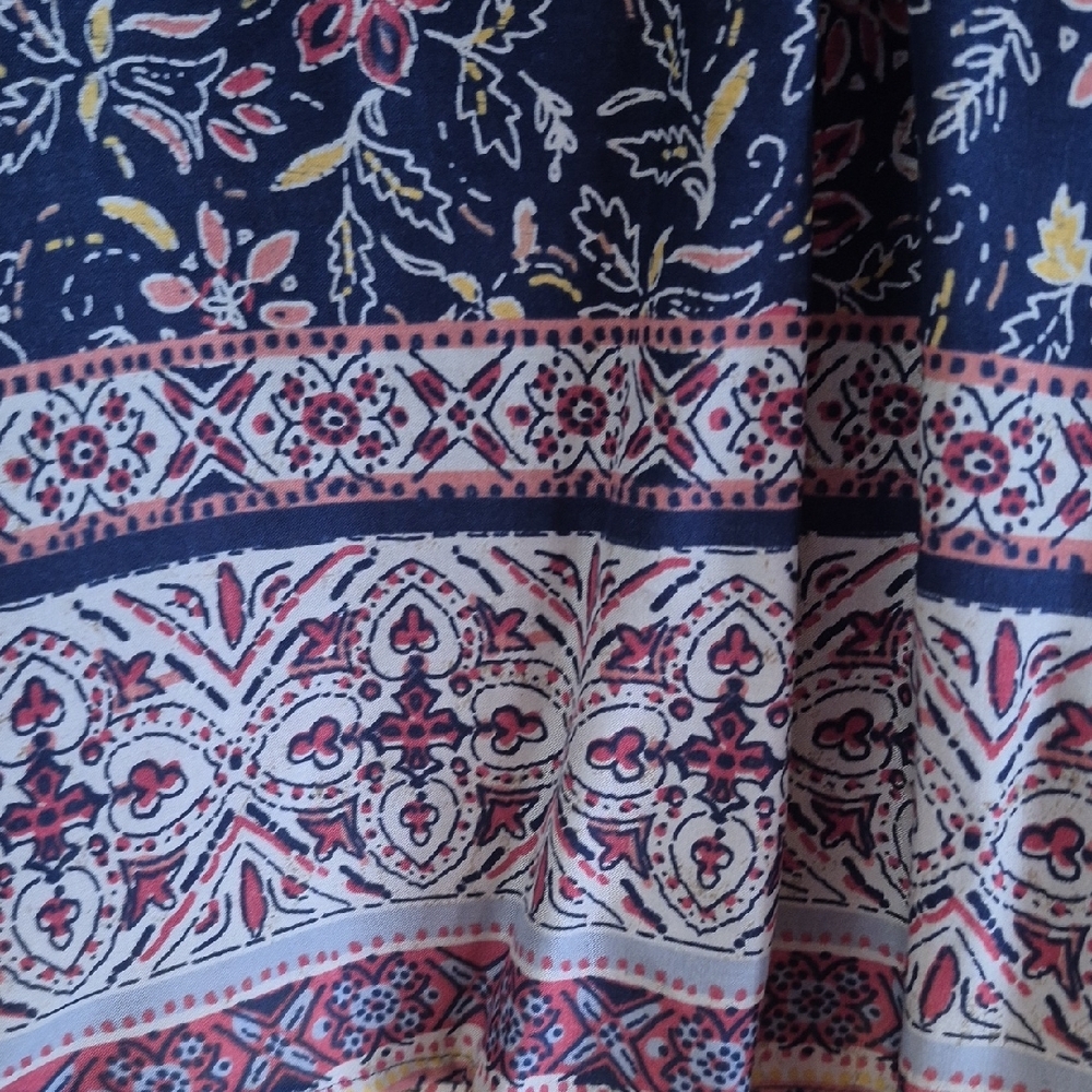 beachlunchlounge Floral Blouse in Navy and Pink - Picture 6 of 12